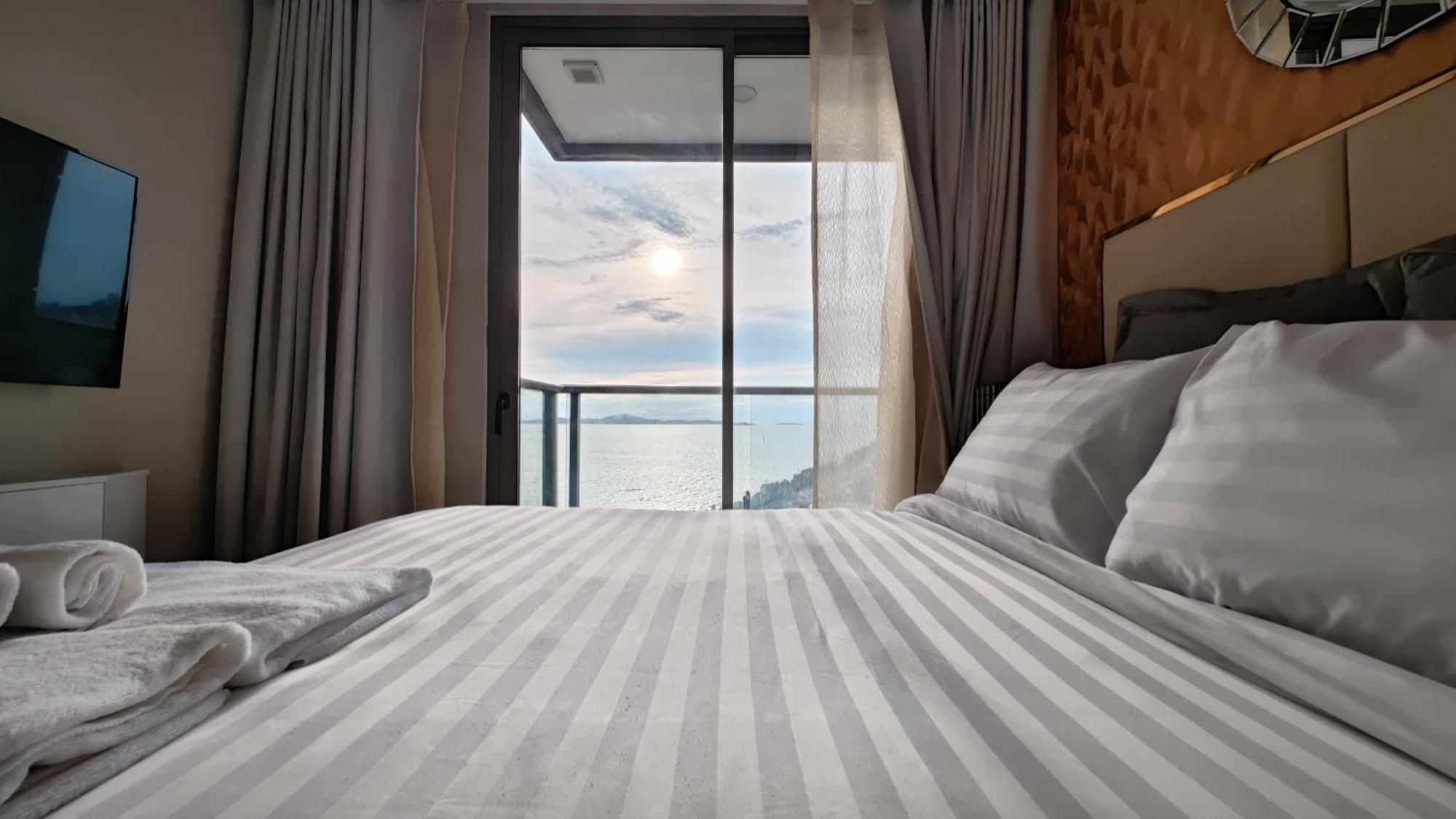 Apartamento The Astra Sky River Jomtien Exterior foto